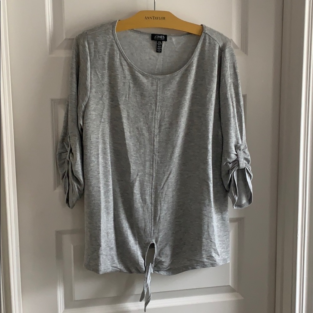 Front tie grey shirt